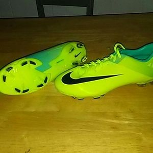 New Nike Mercurial soccer cleats size 9